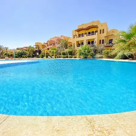 1-Br Apartment In Westgolf With Terrace And Pool
